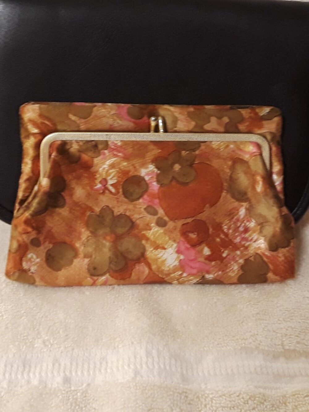 Vintage 70s Floral Woven Squeeze Frame Coin Purse Wallet Pouch Orange Green Gold